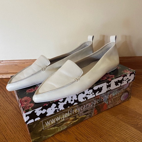 Jeffrey Campbell White Smoking Flat Vionnet Pointed Toe Wmn’s sz 8.5 - Picture 2 of 8